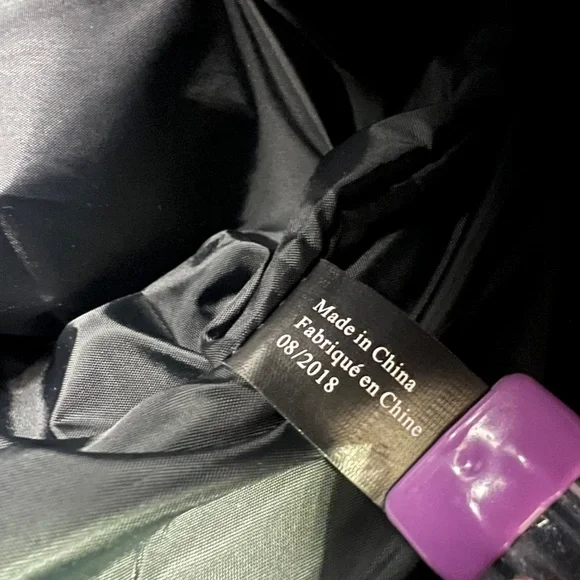 NWT🤩 |•VICTORIA'S SECRET•| Sparkly Silver Sequin Tote & Matching Make Up Bag - Picture 11 of 12